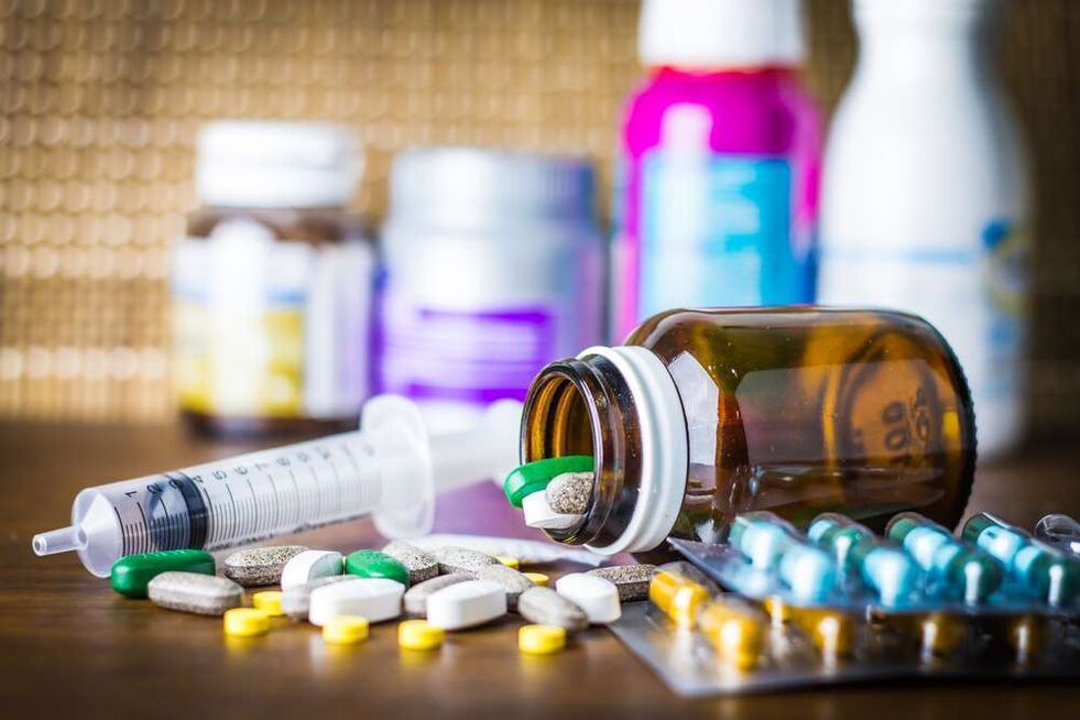 Perawatan obat osteochondrosis tulang belakang dada